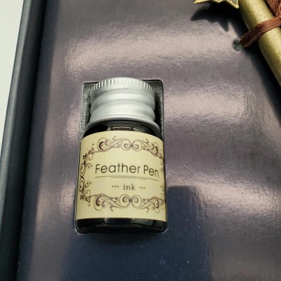 Ensemble de calligraphie à plume et à tremper avec encre et plumes