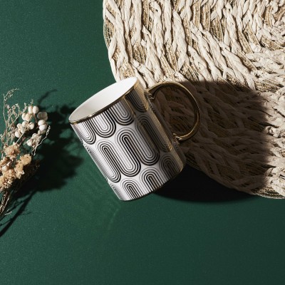 Decorative Ceramic Mug with Gold Handle – Elegant Coffee Cup